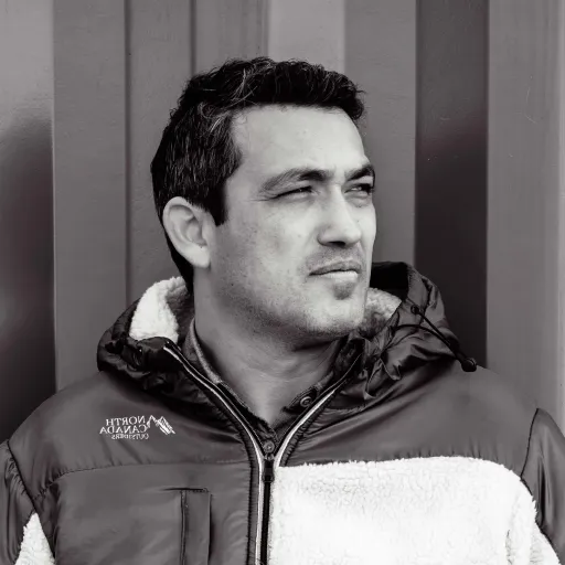 Portrait DJ Volta noir et blanc, photo par J'aime pictures